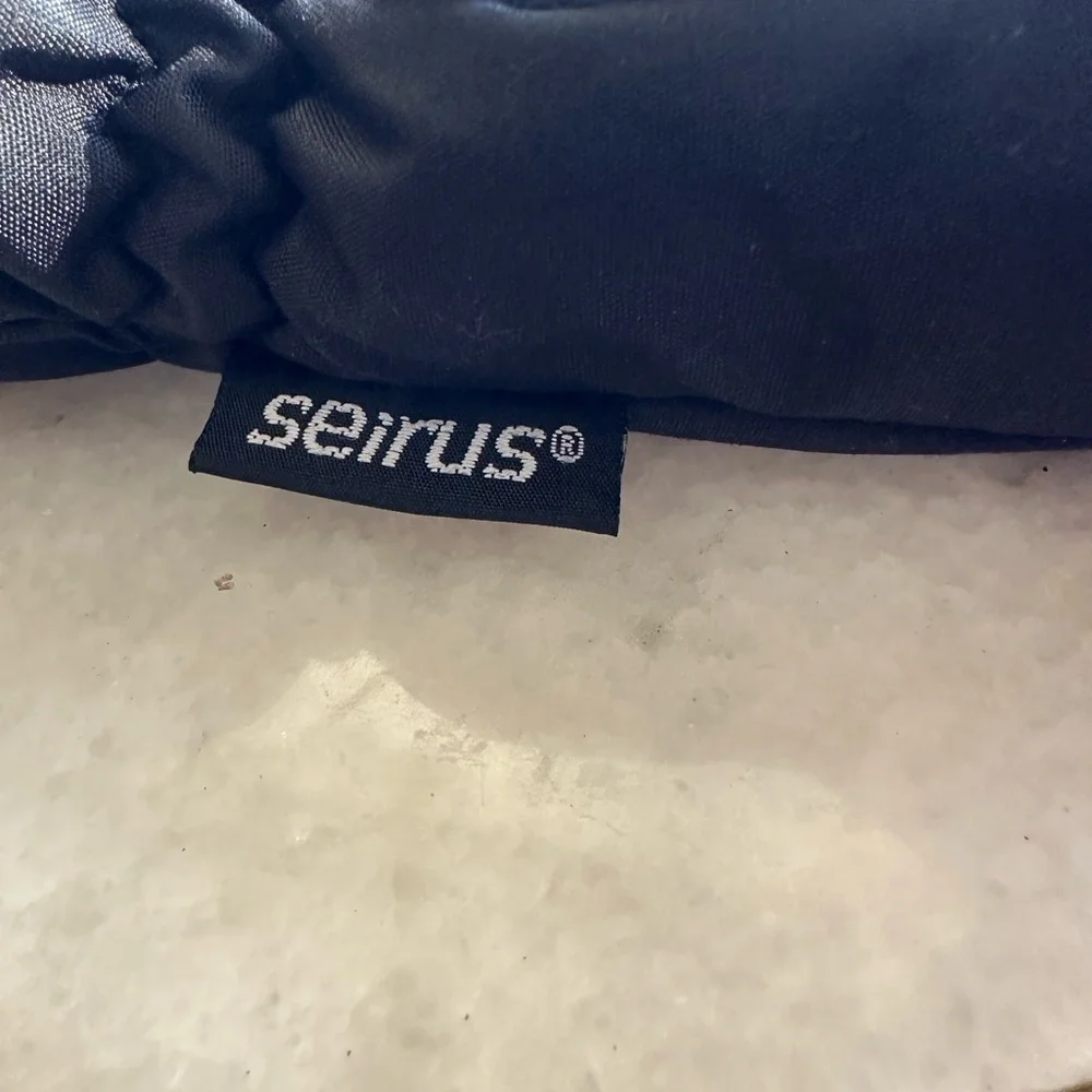 3/$25 Seirus Dry Hand Waterproof Breathable Kids Black Glove Insert - Small 8